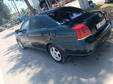 Унаа: Toyota Avensis: 2003 г., 1.8 л, Кол менен иштөөчү, Бензин, Седан — 4