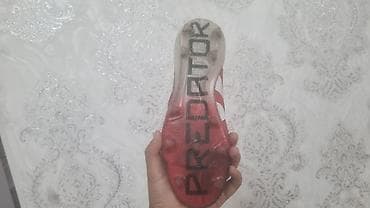 Фудбольные бутцы adidas predator 36-37 размера могу за 500 отдать это — 7