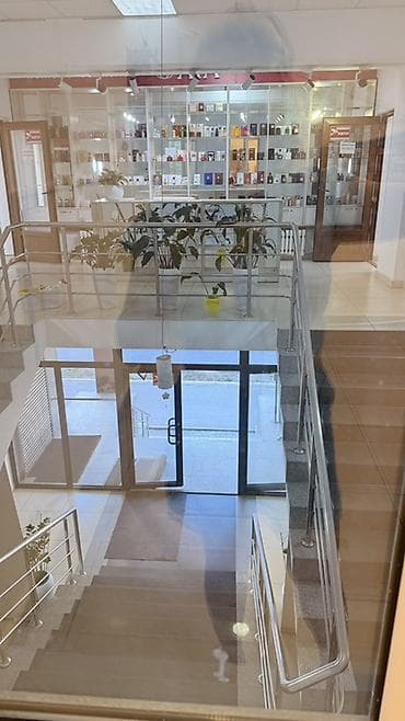 Сдаётся в аренду светлое коммерческое помещение в современном — 2
