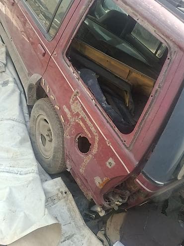 Ford Explorer: 1996 г., 4 л, Автомат, Газ, Внедорожник — 6