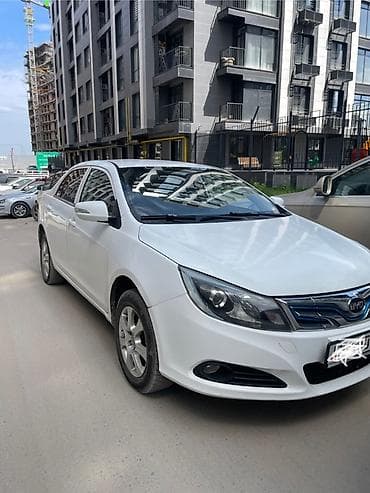 t max: BYD E5: 2017 г., Робот, Электромобиль, Седан — 1