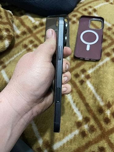 Apple iPhone: IPhone 16 Pro Max, Black Titanium, Чехол — 3