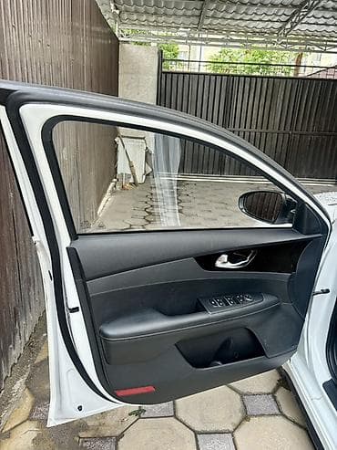 ceed: Kia K3: 2020 г., 1.6 л, Бензин, Лифтбек — 9