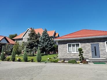 Дома: 1100 м², 15 комнат, Балкон застеклен, Бронированные двери, Видеонаблюдение — 1