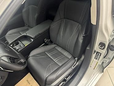 in car полики: Lexus ES: 2023 г., Гибрид, Седан — 5