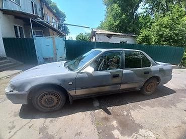 4 тактный: Honda Accord: 1990 г., Бензин, Седан — 5