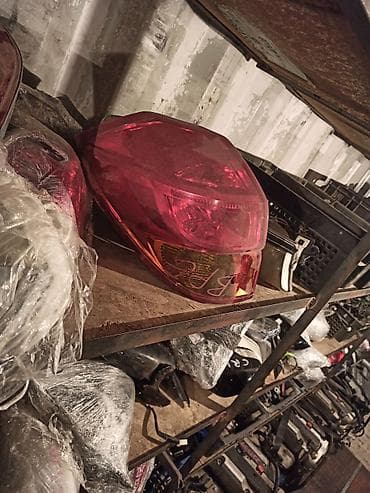 outback: Стоп-сигналдар комплектиси Subaru 2003 г., Колдонулган, Оригинал, Жапония — 1