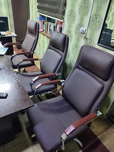 кресло офисные бу: Офисное кресло, Б/у, С колесиками, цвет - Коричневый, Самовывоз, Бесплатная доставка, Платная доставка — 1