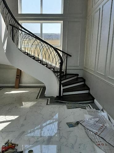 кованая: Деревянная лестница Для дома, Вид дерева: Дуб, Форма лестницы: Прямая, Стиль: Классический — 1