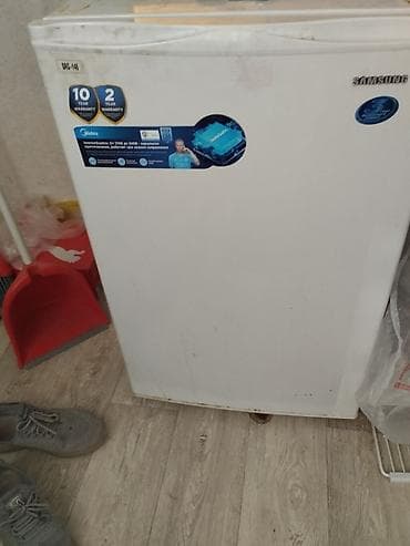 Компактный холодильник Samsung, однокамерный, белого цвета. Подойдет lalafo.kg да Компактный холодильник Samsung, однокамерный, белого цвета. Подойдет