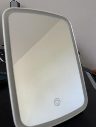 умное зеркало: Компактное настольное зеркало с подсветкой - Прямоугольная форма с — 4