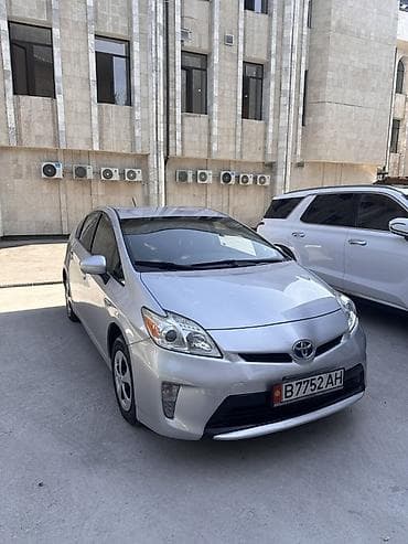 приус 2015: Toyota Prius: 2015 г., Гибрид, Хэтчбэк — 3