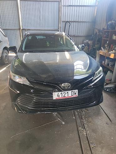 2 8: Toyota Camry: 2019 г., 2.5 л, Бензин — 1