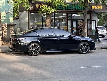 chevrolet comaro: Toyota Camry: 2020 г., 2.5 л, Автомат, Бензин, Седан — 4