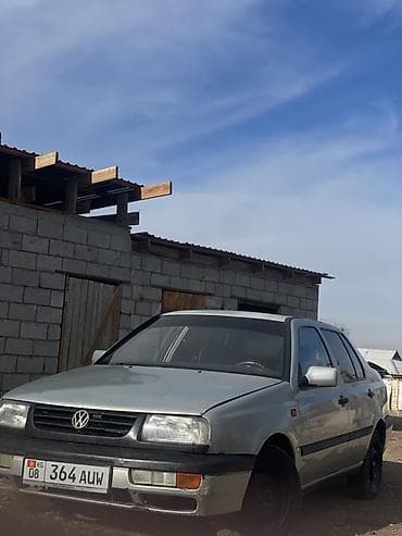 продаю вазу: Volkswagen Vento: 1993 г., 1.8 л, Механика, Газ, Седан — 4