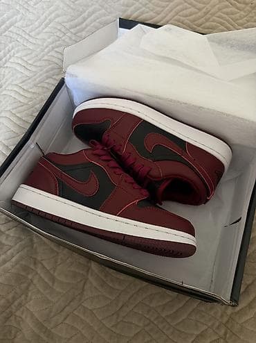 Жеке буюмдар: Продам Air Jordan 1 Low (бордовые с черным), 37 размер Абсолютно новые — 1
