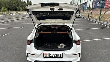 Транспорт: BYD E2: 2022 г., Электромобиль, Кроссовер — 7