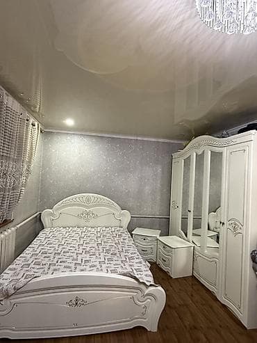 Спальный гарнитур, Б/у, Двуспальная кровать, Шкаф, Комод, Россия, Самовывоз, цвет - Бежевый