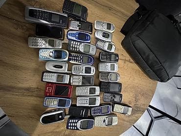 Коллекция кнопочных мобильных телефонов (ретро/винтаж), набор из