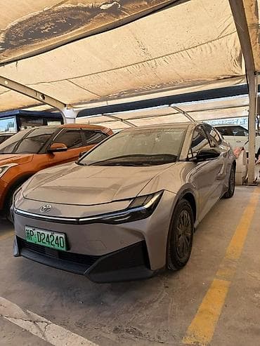 kia ev3: Toyota bZ3: 2023 г., Электромобиль, Седан — 4