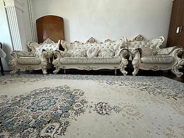 деревянный диван: Элегантная диванная группа в стиле барокко, выполненная в светлых — 2