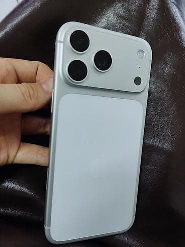 surface laptop: IPhone 17 Pro Max, 256 ГБ, Серебристый, Защитное стекло, Чехол, Коробка — 2