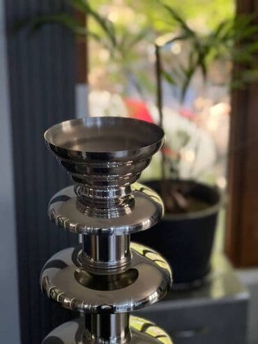 шоколад: В наличии имеется шоколадный фонтан для коммерческого пользования — 3