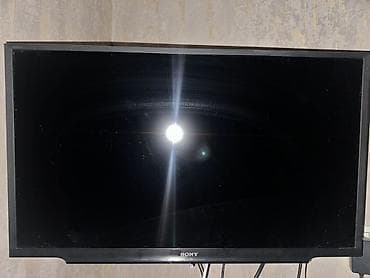 пульт универсальный для телевизора: Телевизор Sony, диагональ около 32" (визуально). Классический LCD/LED — 1