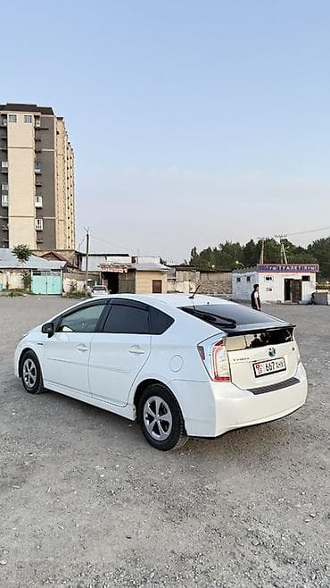 протива вес: Toyota Prius: 2012 г., 1.8 л, Вариатор, Гибрид, Хэтчбэк — 5
