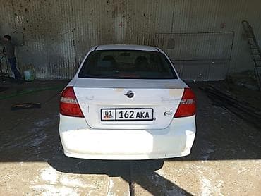 kia ceed: Седан компакт-класса, белый цвет, 4 двери. Передний привод. Кузов с — 2