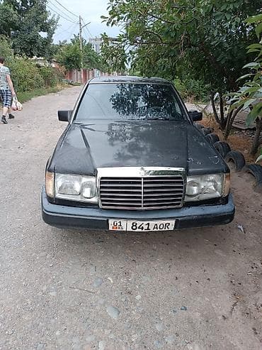 Mercedes-Benz W124: 1992 г., Седан — 1