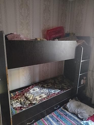 прос: Двухъярусная кровать с функциональными нишами и ящиками для хранения — 1