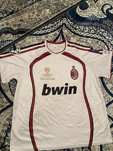 корейский одежда: Футбольная майка AC Milan KAKA’ 22 — версия для Лиги чемпионов, финал — 2