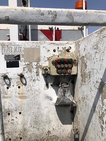 mtz 82 1: Автовышка, 1998 г., 12 м — 6