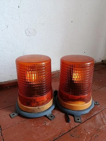 бортовая: Пара сигнальных маяков оранжевого цвета (проблесковые). - Корпус — 1