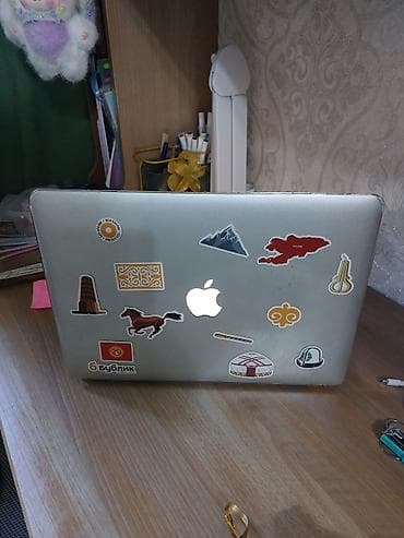 Apple MacBook Air 13" Характеристики и особенности: - Диагональ