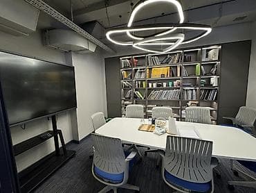 Соода контейнерлерин сатуу: Кеңселерди сатуу 130 м², Ремонту бар, Эмереги менен, Бизнес борбор, 7 кабат — 8