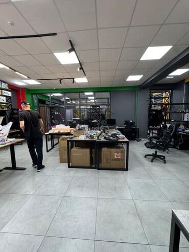 снять дом на панораме: Ижарага берем Офистик, 100 кв. м, Турак комплексинде, Тоолор көрүнүп турат, 1-катар, Жабдуулары менен — 5