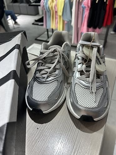 золотые украшения бишкек цены: Кроссовки, 37, Adidas, Новый, цвет - Серый, Самовывоз — 4