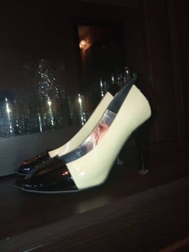 туфли беж цвет: Туфли б/у, состояние хорошее, 35 размер, цена договорная. Лакированные — 2