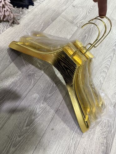 плечики деревянные: Вешалки, плечики, Новый, Платная доставка — 10