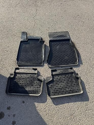 roidmi 4s: Родные Резиновые Полики Для салона BMW, цвет - Черный, Б/у, Платная доставка — 4