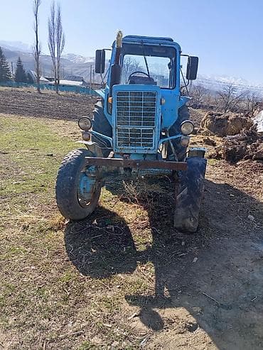 Тракторы ХТЗ: Трактор колесный, универсально-пропашной, с кабиной. Синий цвет — 4