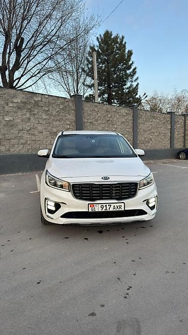 b class: Kia Carnival: 2019 г., 2.2 л, Автомат, Дизель, Минивэн — 1
