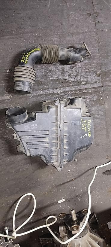 ist: Toyota IST, корпус воздушного фильтра а так же гофра от него — 1