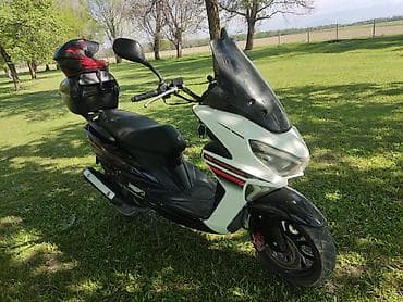 Макси-скутер 150 куб. см, Бензин, Б/у — 3