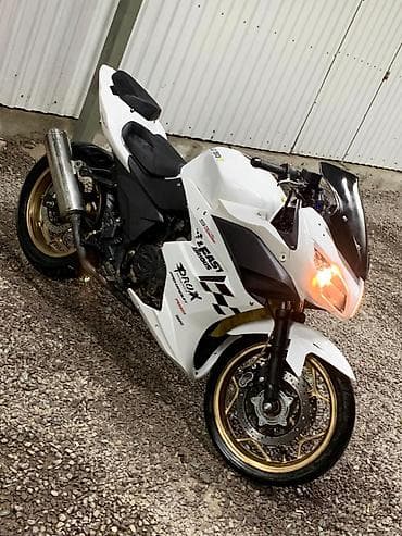 Транспорт: Продаю мотоцикл реплика Yamaha R1, бодрый состояние .2018 год — 2