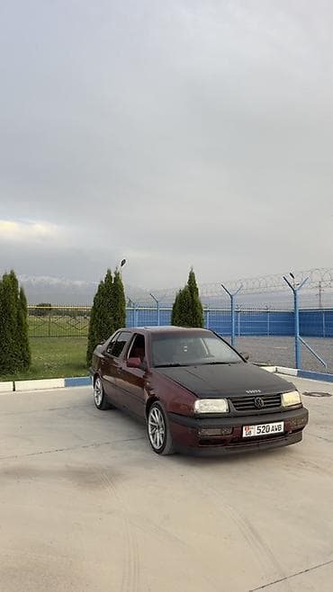 Volkswagen Vento: 1994 г., Седан — 6