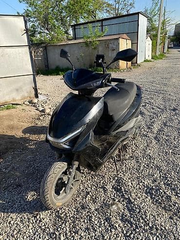 мото мапед: Тип скутера 200 куб. см, Бензин — 4