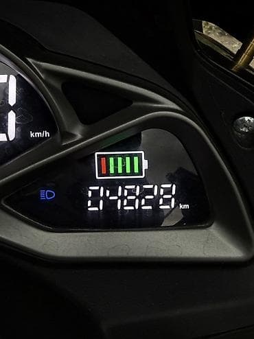 Мотоциклдер: Скутер түрү 160 куб. см, Бензин, Колдонулган — 5